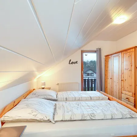 Bei Zoe Mit Sauna * Kirchheim (Hessen)